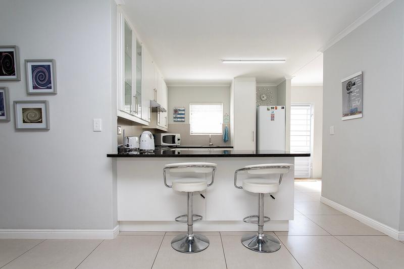 3 Bedroom Property for Sale in Sunningdale Western Cape